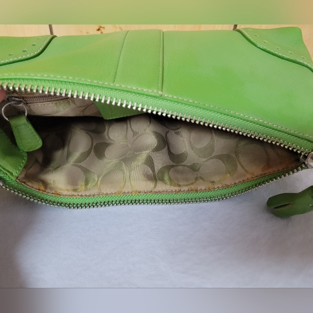 Coach Hamptons Demi Green Vintage Baguette - Picture 12 of 16